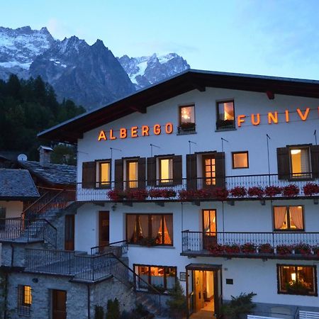 Hotel Funivia Courmayeur Exterior photo