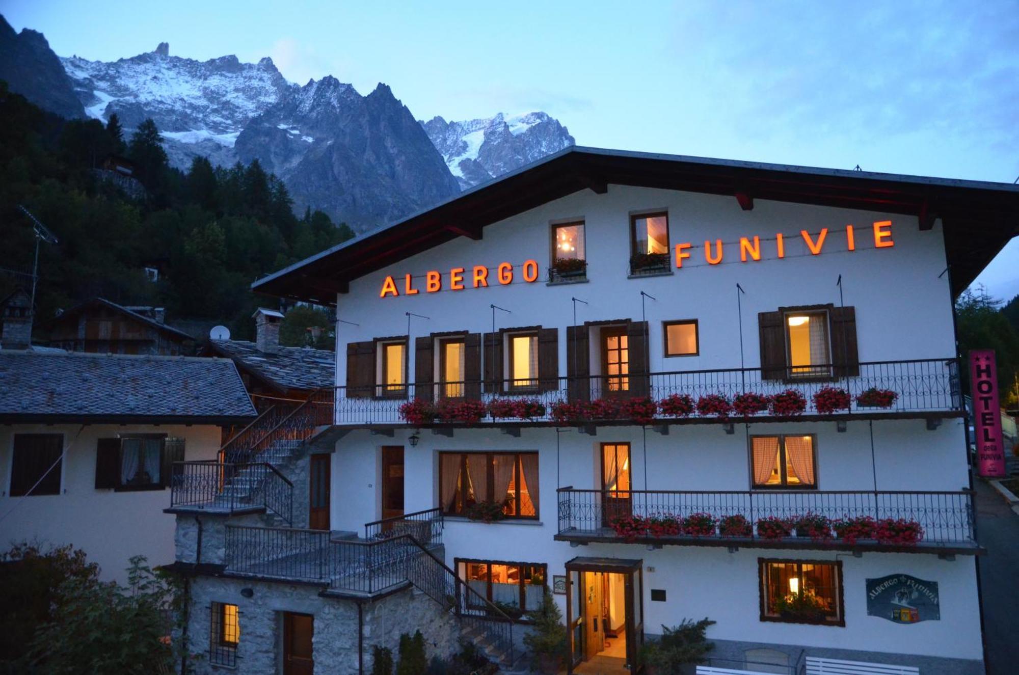 Hotel Funivia Courmayeur Exterior photo