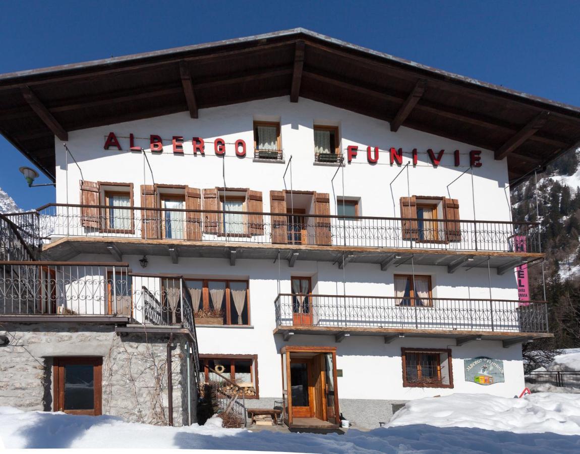 Hotel Funivia Courmayeur Exterior photo
